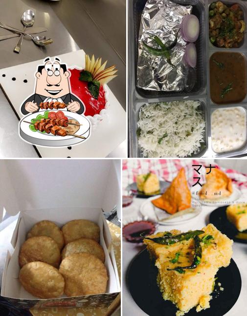 Food at Mucchad's SamosaZz & More