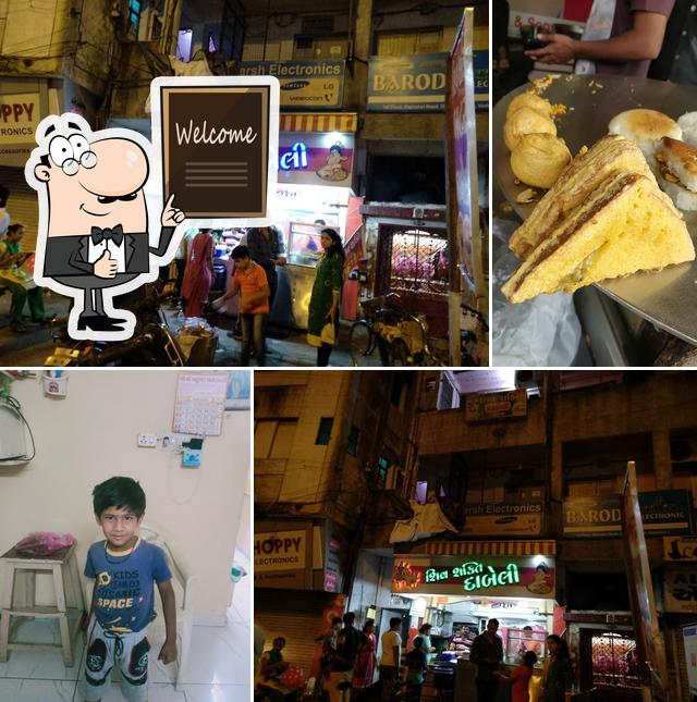 Here's a pic of Shiv Shakti Dabeli