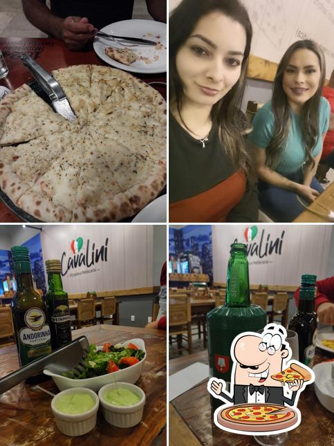 Escolha diferentes variedades de pizza