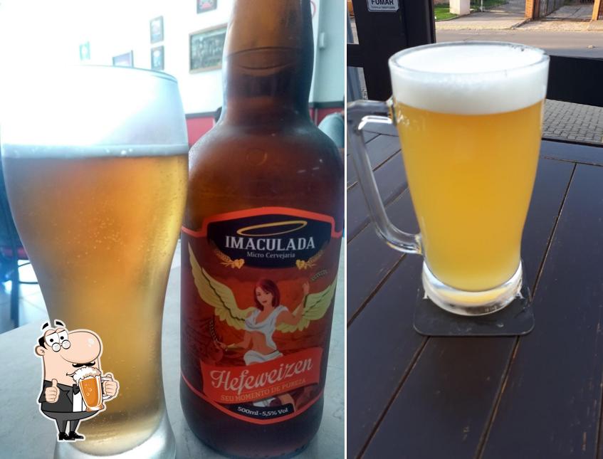 Você pode tomar uma tulipa de cerveja leve ou escura