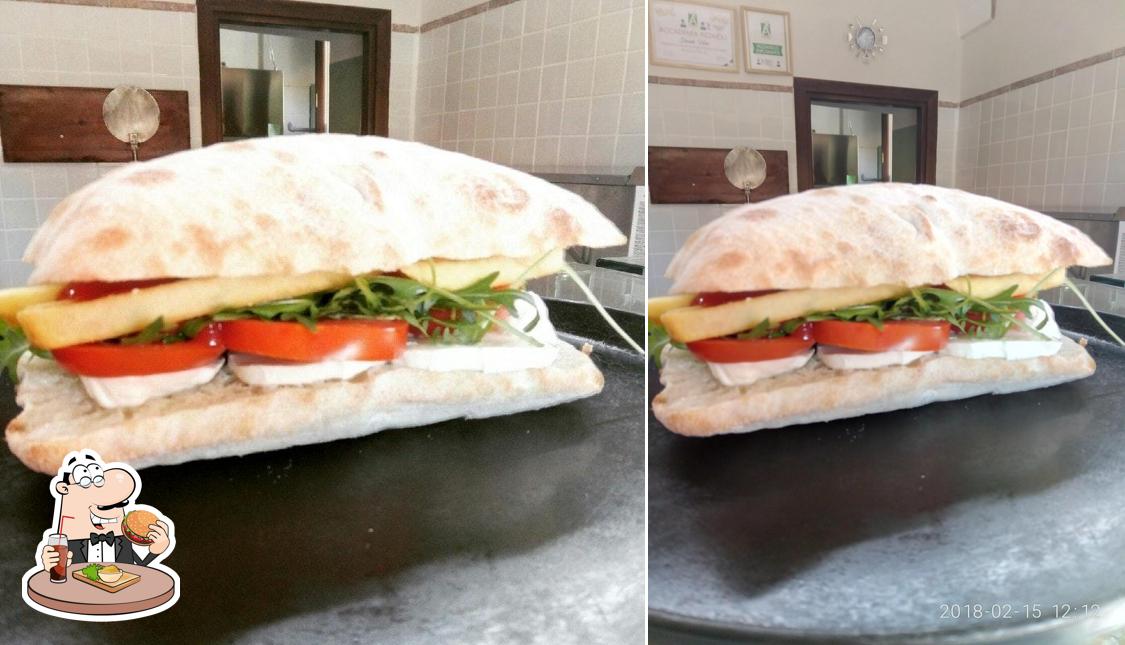 Ordina un hamburger a Bisalta - Pizza da Asporto e Panineria