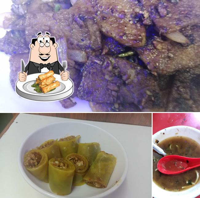 Spring rolls at AMDO TIBETAION DHABHA