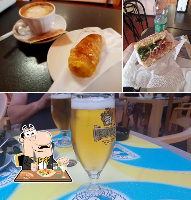 Artcafé Tiffany si caratterizza per la cibo e birra
