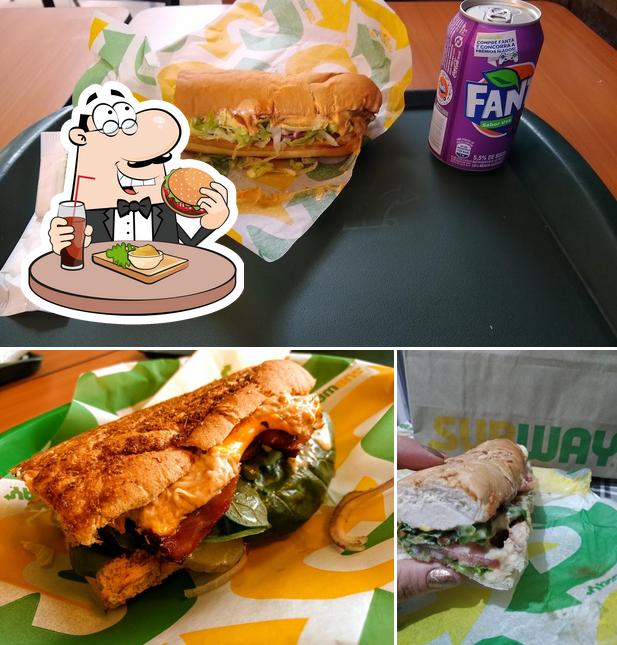Consiga um hambúrguer no Subway Av Boqueirão