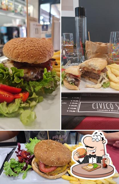 Gli hamburger di Civico54 - Locanda & Bistrò potranno soddisfare i gusti di molti