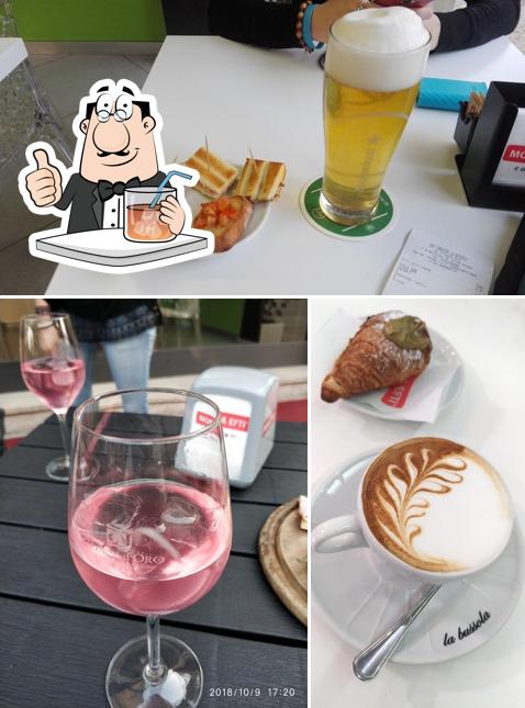 Goditi un drink dal menu