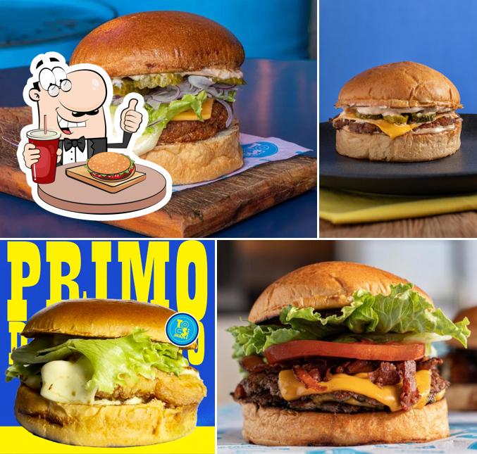 Experimente um hambúrguer no Tocs Burger