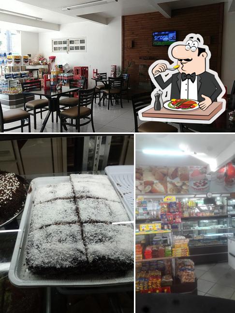 A foto do Panificadora e Confeitaria Tropical’s comida e interior