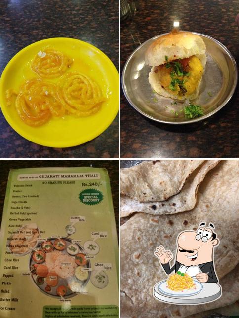 Spaghetti carbonara at Mansuk Sweets & Snacks