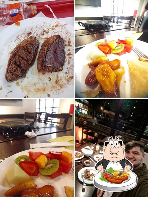 Comida em Garfo Santo Moema