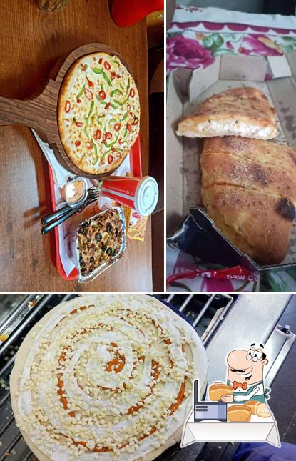 Garlic bread at PIZZA COUNTRY