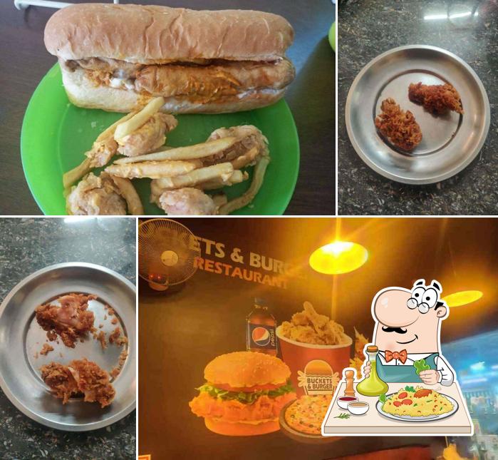 Pulled pork sandwich at Buckets & Burger