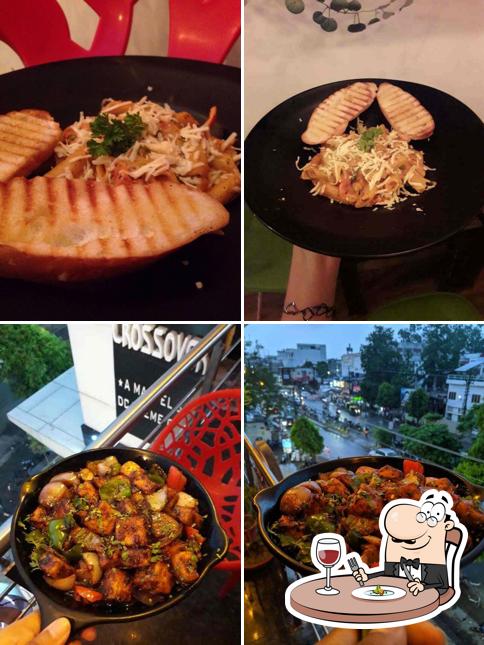 Food at CAFE CROSSOVER