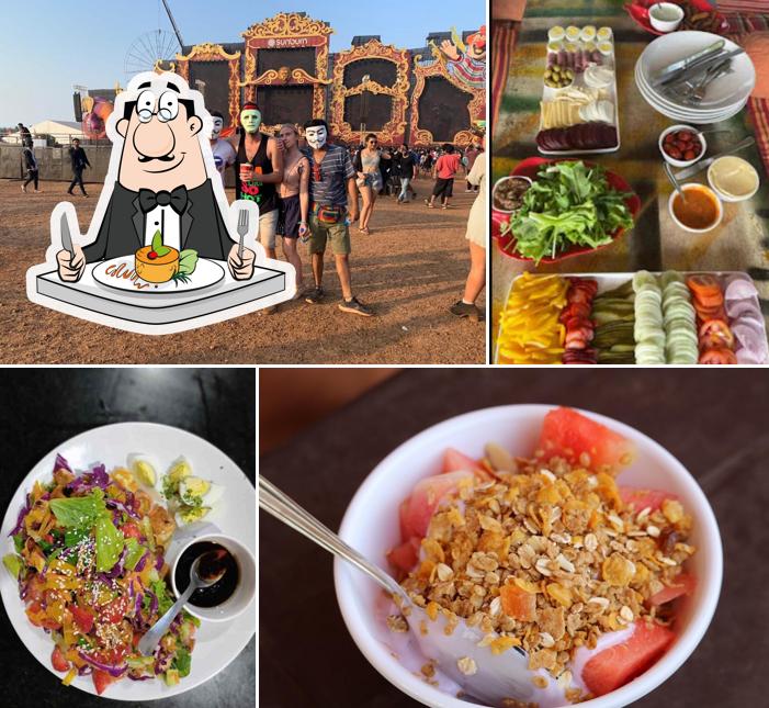 Food at Red Monkeys Restaurant Bar and Hostel