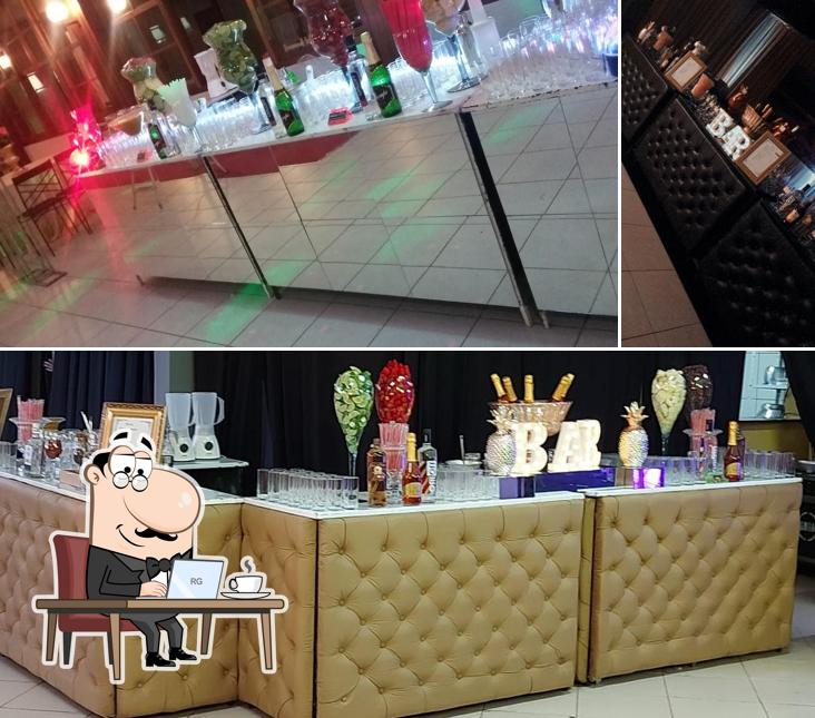 Veja imagens do interior do Companhia do Coquetel