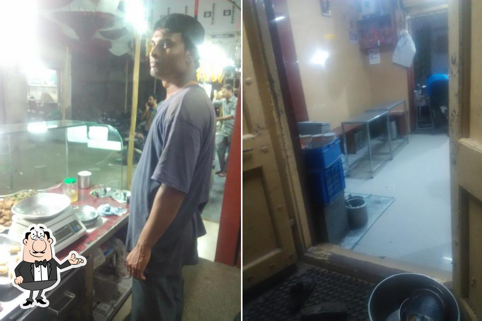 The interior of Dambhai Bhajiyavala