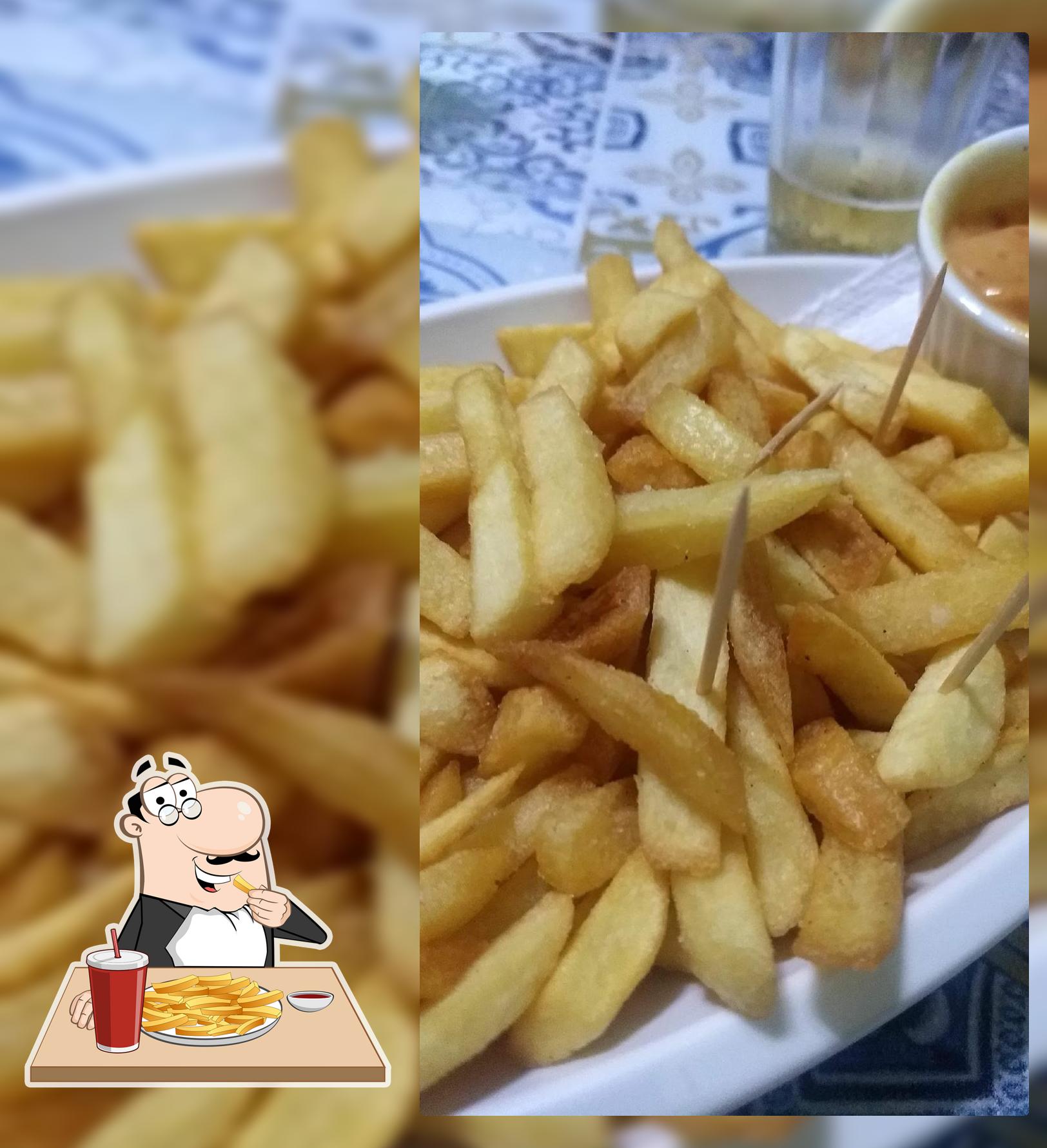 Você pode pedir batatas fritas francesas como acompanhamento ou lanche
