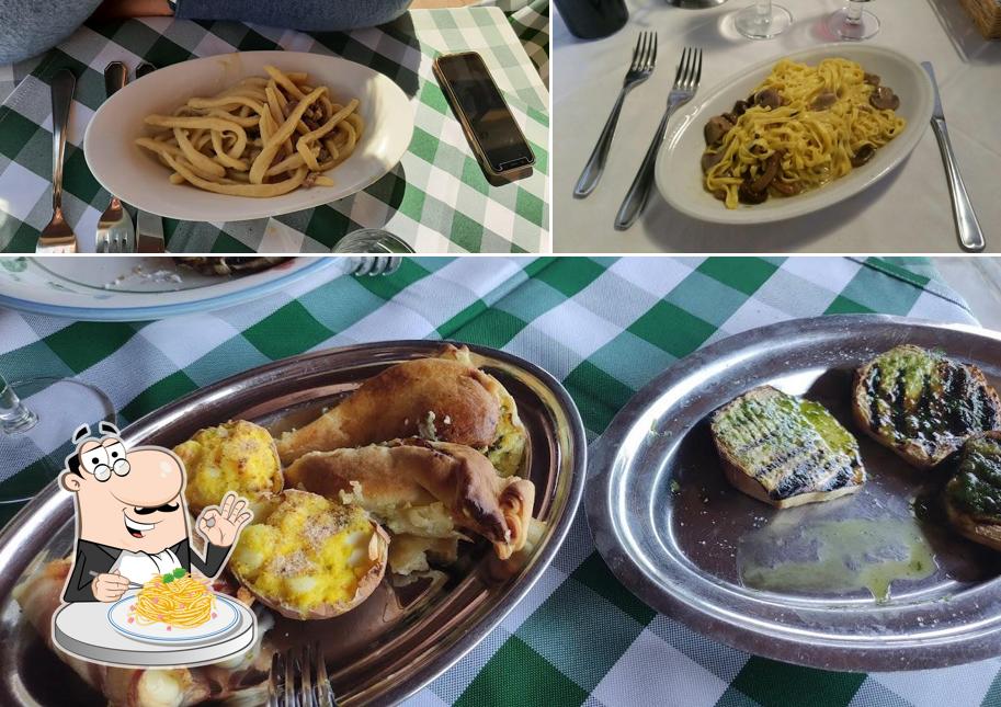 Spaghetti alla carbonara al Ristorante Il Cantinone Di Imperatori Patrizia