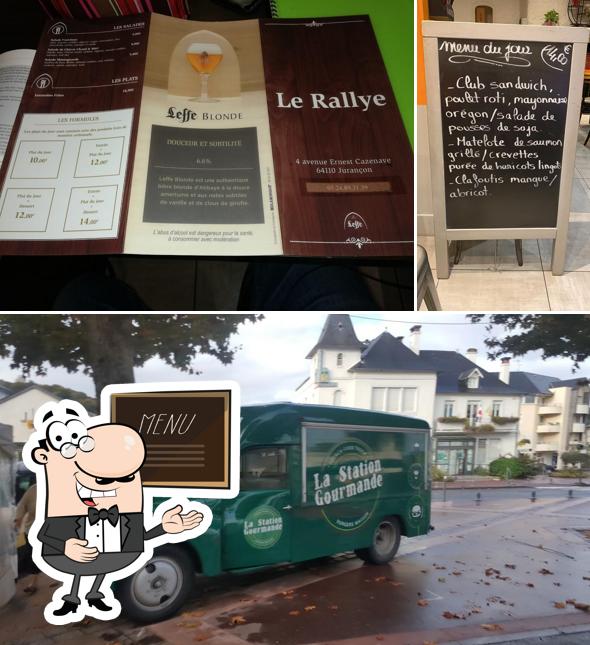 Le menu du tableau liste les options disponibles)