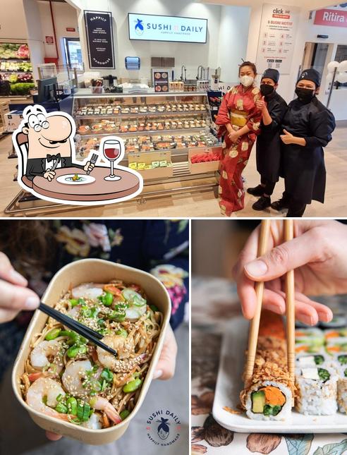 Tra le diverse cose da Sushi Daily Torino Colombo si possono trovare la cibo e interni