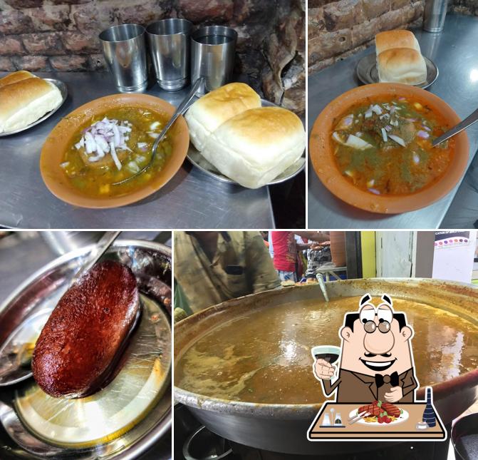 Meat dishes are served at Kishore Paties wala