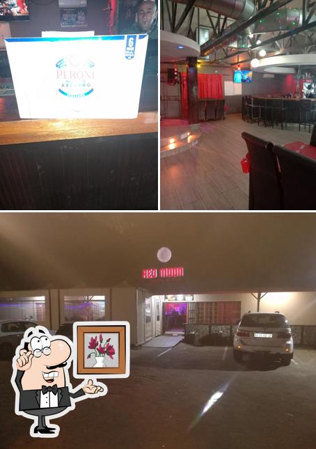 Jetez un coup d’oeil à la photo indiquant la intérieur et extérieur concernant Red Moon