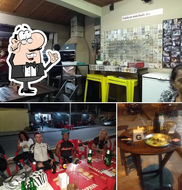 O interior do Espeteria Tio Rui