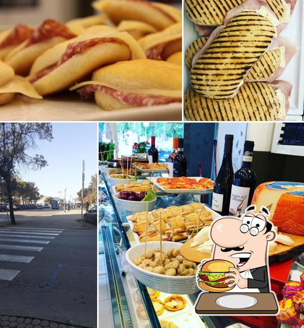 Prova un hamburger a Caffe Pasticceria D’azeglio