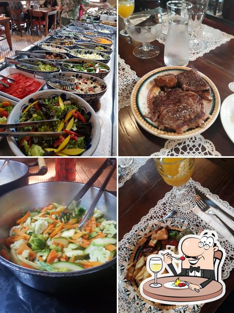 Comida em Restaurante Quintanilha Gramado