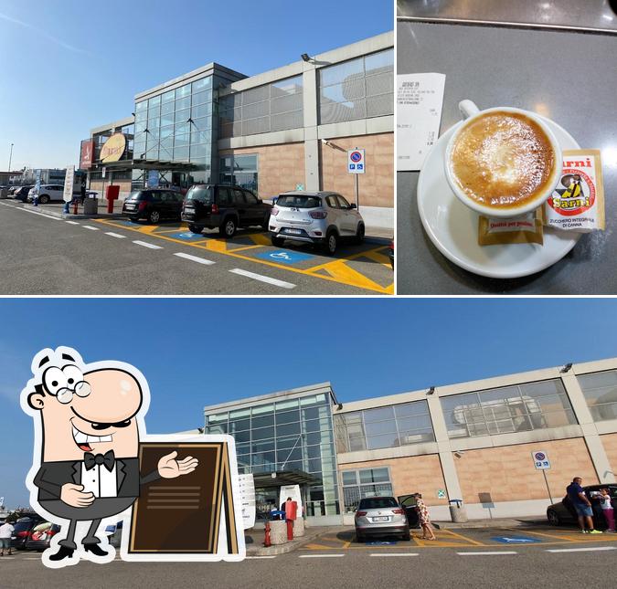 La esterno e bevanda del ristorante