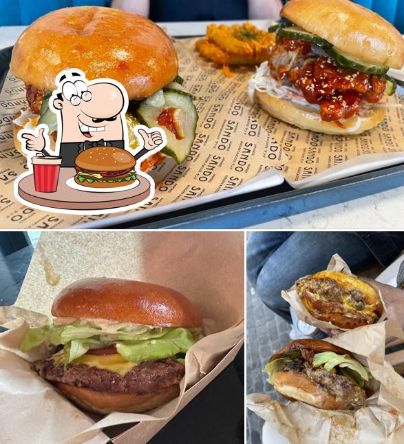 Ordina un hamburger a Sando