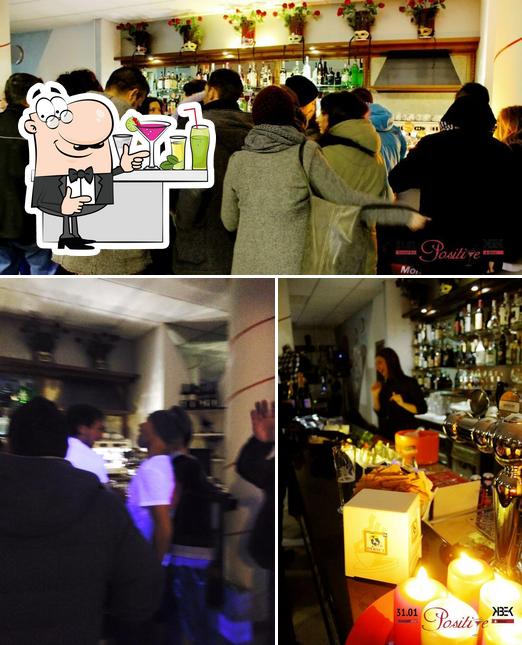 Vedi la foto di Positive