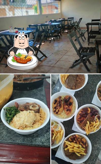 Entre diferentes coisas, comida e interior podem ser encontrados no RESTAURANTE D' ANGELAS COMIDA CASEIRA (Quentinhas e Prato feito)