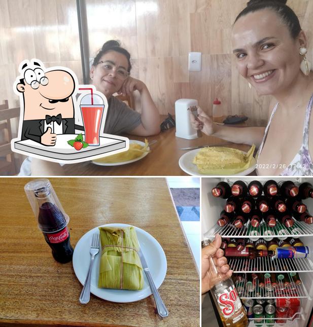 Desfrute de uma bebida no Pamonharia Junio