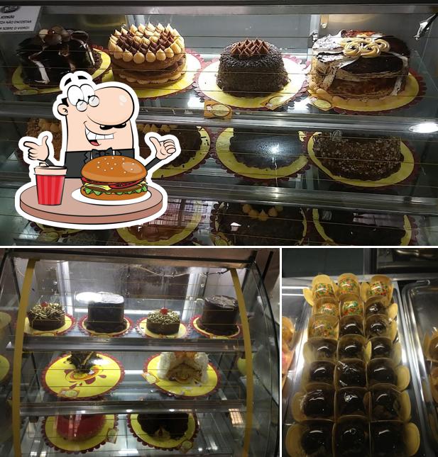 Peça um hambúrguer no Casa dos Doces Pina: Tortas, Doces, Salgados, Confeitaria, Recife PE