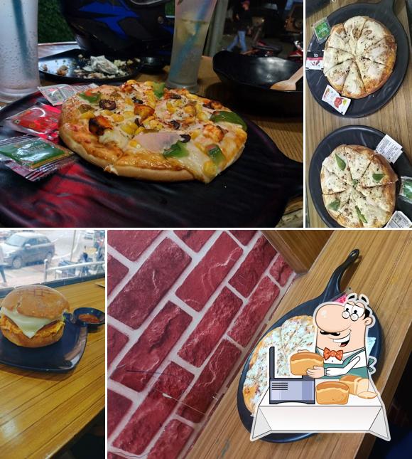 Garlic bread at Chai sutta bar, Doranda Ranchi