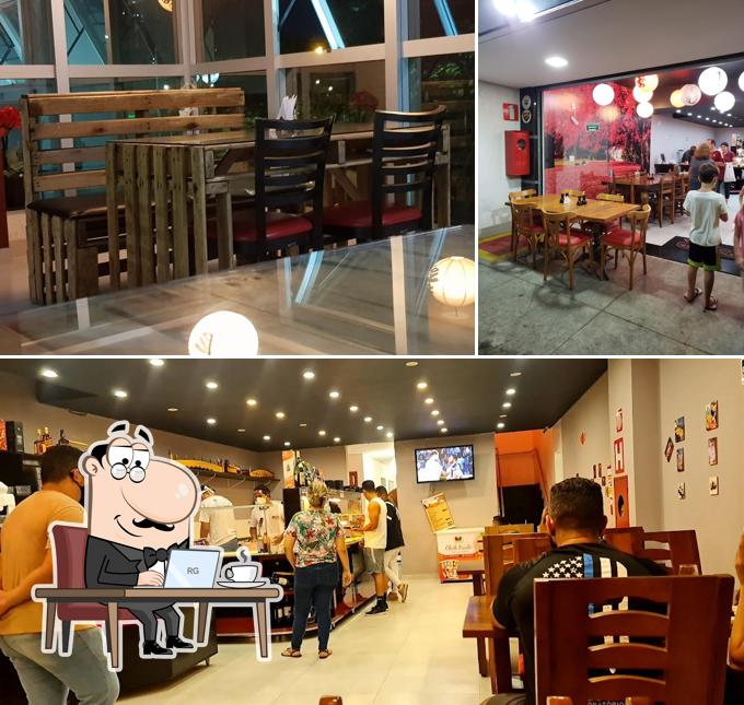 Veja imagens do interior do Sushi tartak