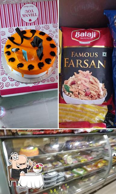 Phule Bakery & Cake provides a range of sweet dishes