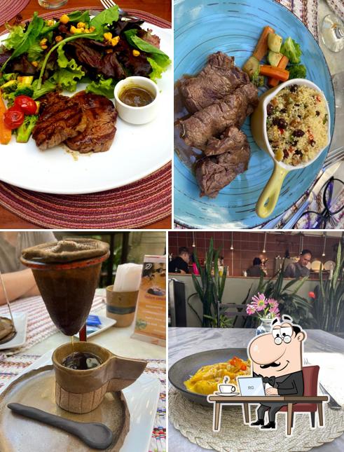 Entre diferentes coisas, interior e comida podem ser encontrados no No Quintal com Chefs