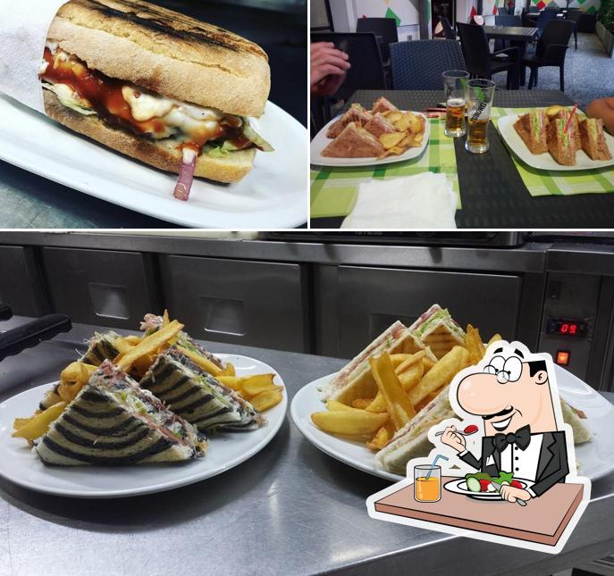 Cibo al Meeting Place - Bar, Paninoteca, Ristorante