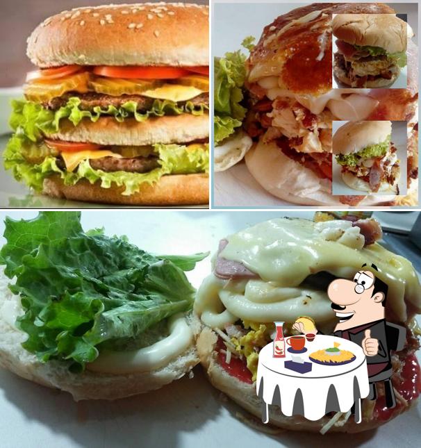 Os hambúrgueres do Paraíba Lanches e Pizzas irão satisfazer uma variedade de gostos