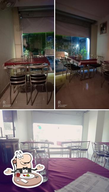 Look at this pic of Four Square Restaurant