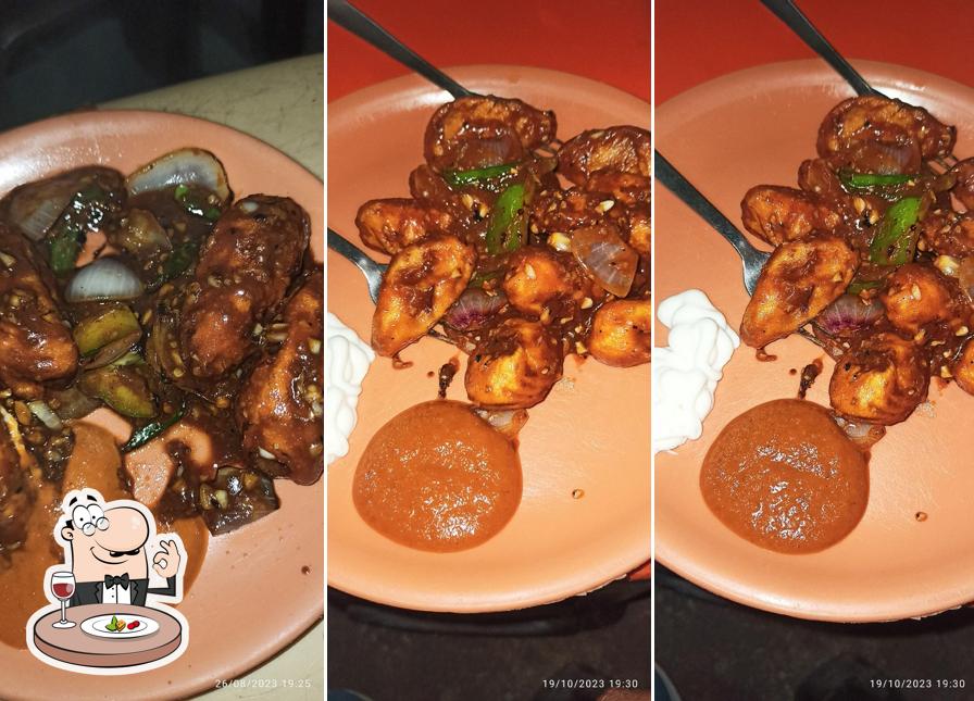 Meals at थापा मोमोज केंद्रं