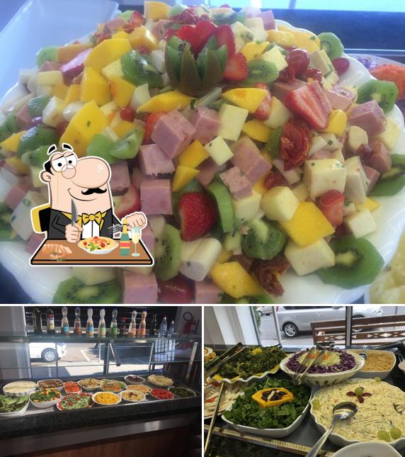 Comida em Restaurante Jacaré & Cidinha