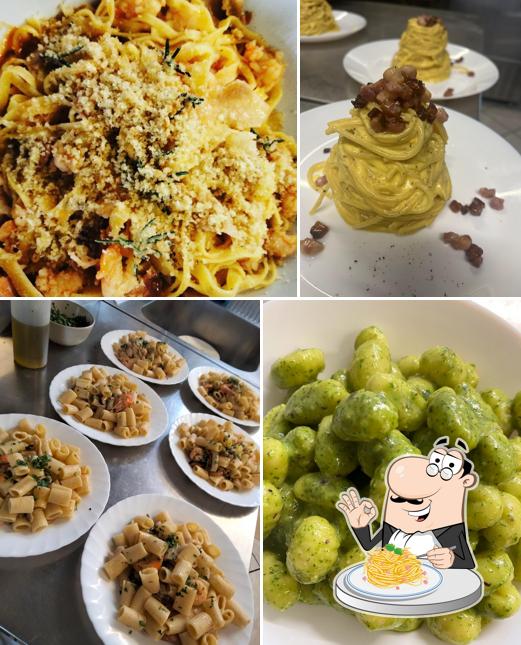 Spaghetti alla carbonara al Stazione di servizio Shell Nathy Bar lavaggio ristorante