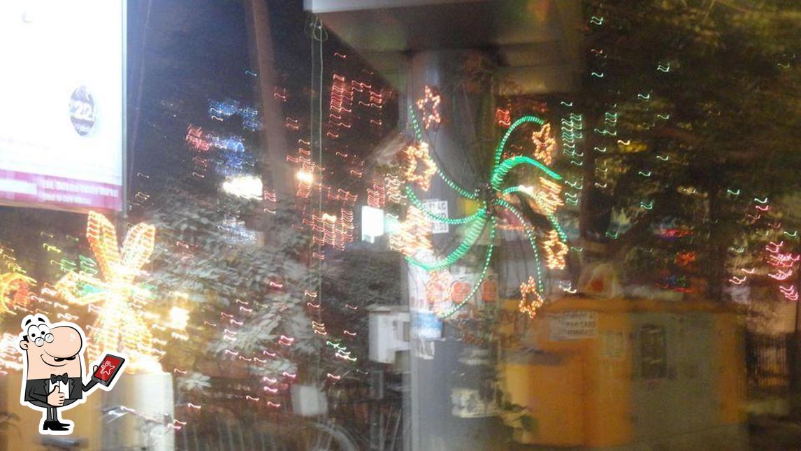 Here's an image of Defence Colony Main Market