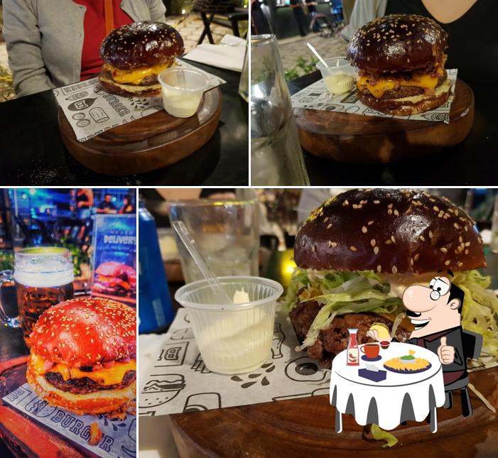 Os hambúrgueres do CHAMA RÚSTICA Chopp & Burger irão saciar diferentes gostos