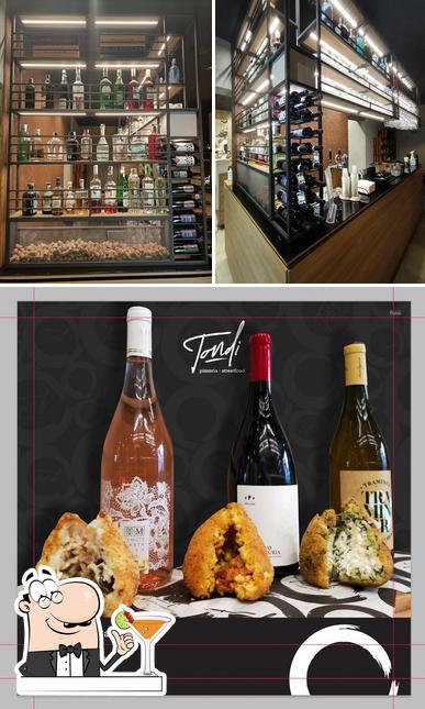 Goditi un drink dal menu