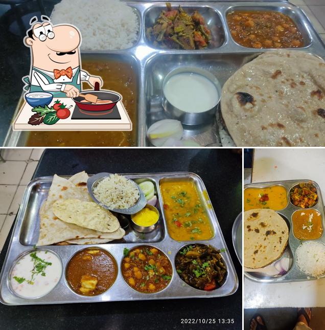 Chicken curry at Gurunanak Asli Punjabi Dhaba