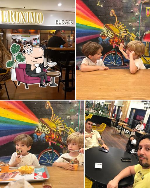 O interior do Jeronimo Burger Barra Da Tijuca